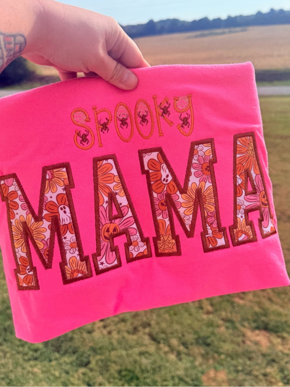Adult' Pink "Spooky Mama" Graphic Tee Size XL